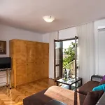 Vukic - With Terrace And Garden View Dubrovník