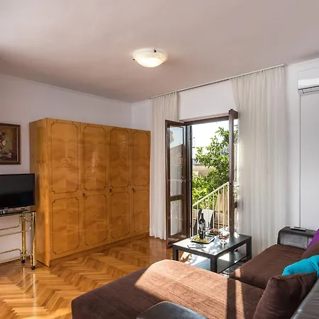 Vukic - With Terrace And Garden View Ragusa