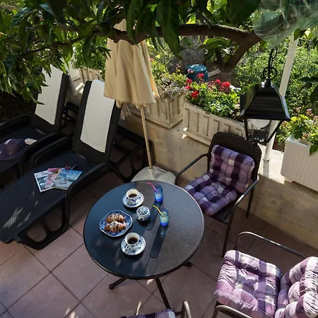 Vukic - With Terrace And Garden View * Ragusa