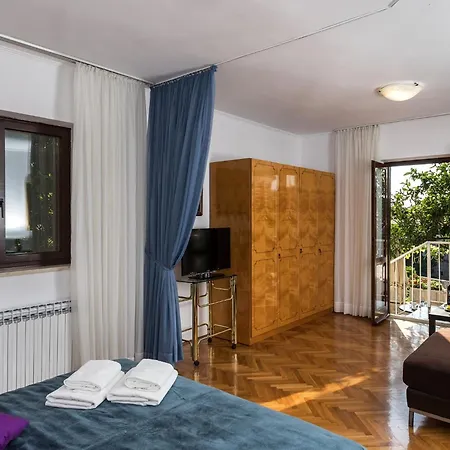 Vukic - With Terrace And Garden View Dubrovnik
