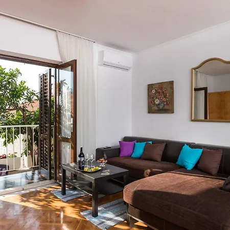 Apartamento Vukic - With Terrace And Garden View *