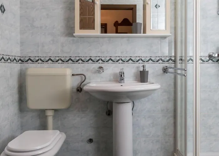 Apartman Vukic - With Terrace And Garden View *