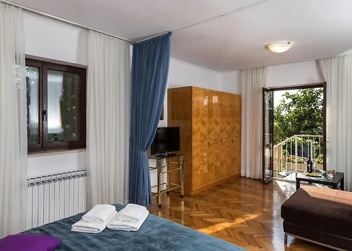 Vukic - With Terrace And Garden View Dubrovník