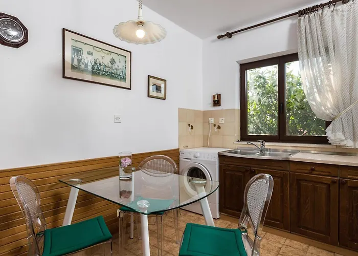 Vukic - With Terrace And Garden View Apartman Dubrovnik