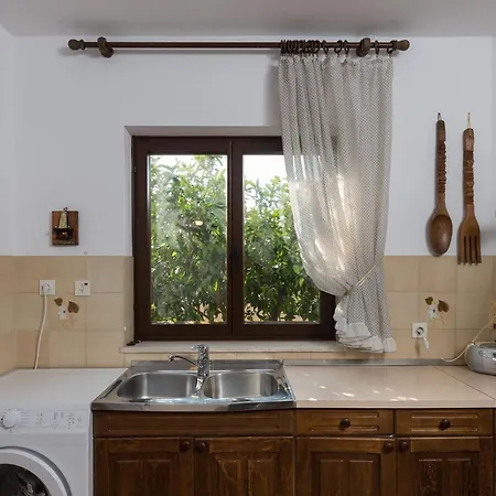 Vukic - With Terrace And Garden View Ragusa