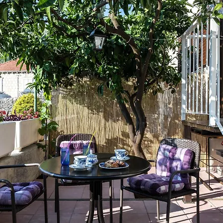 Appartamento Vukic - With Terrace And Garden View Ragusa